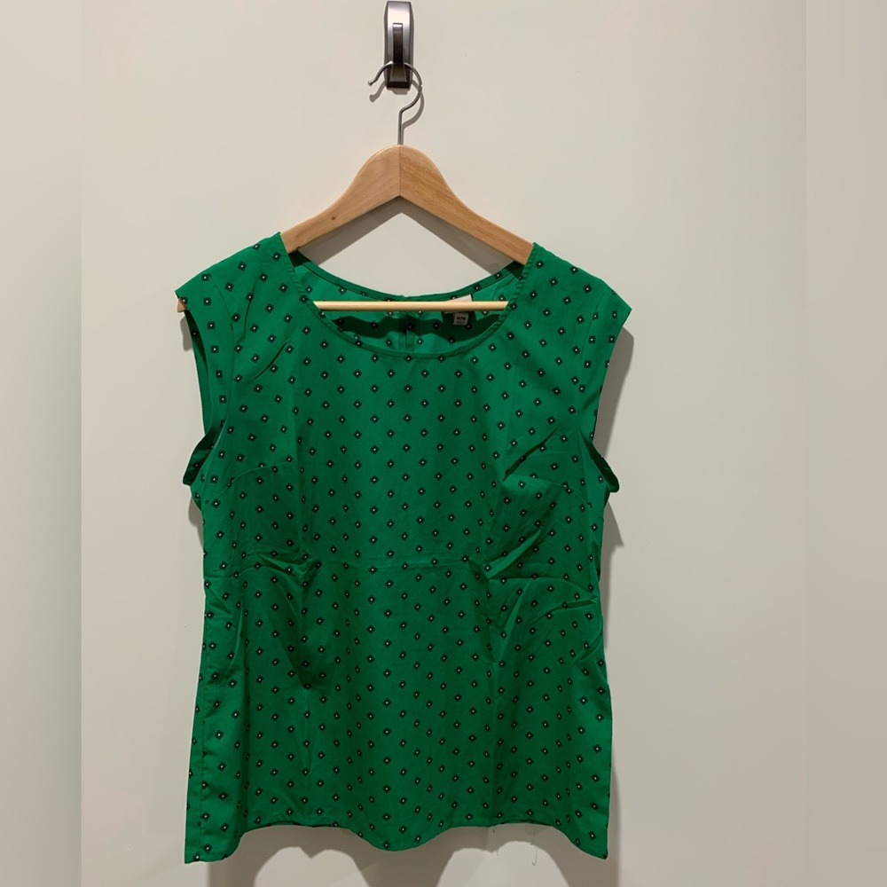Short sleeve structured blouse